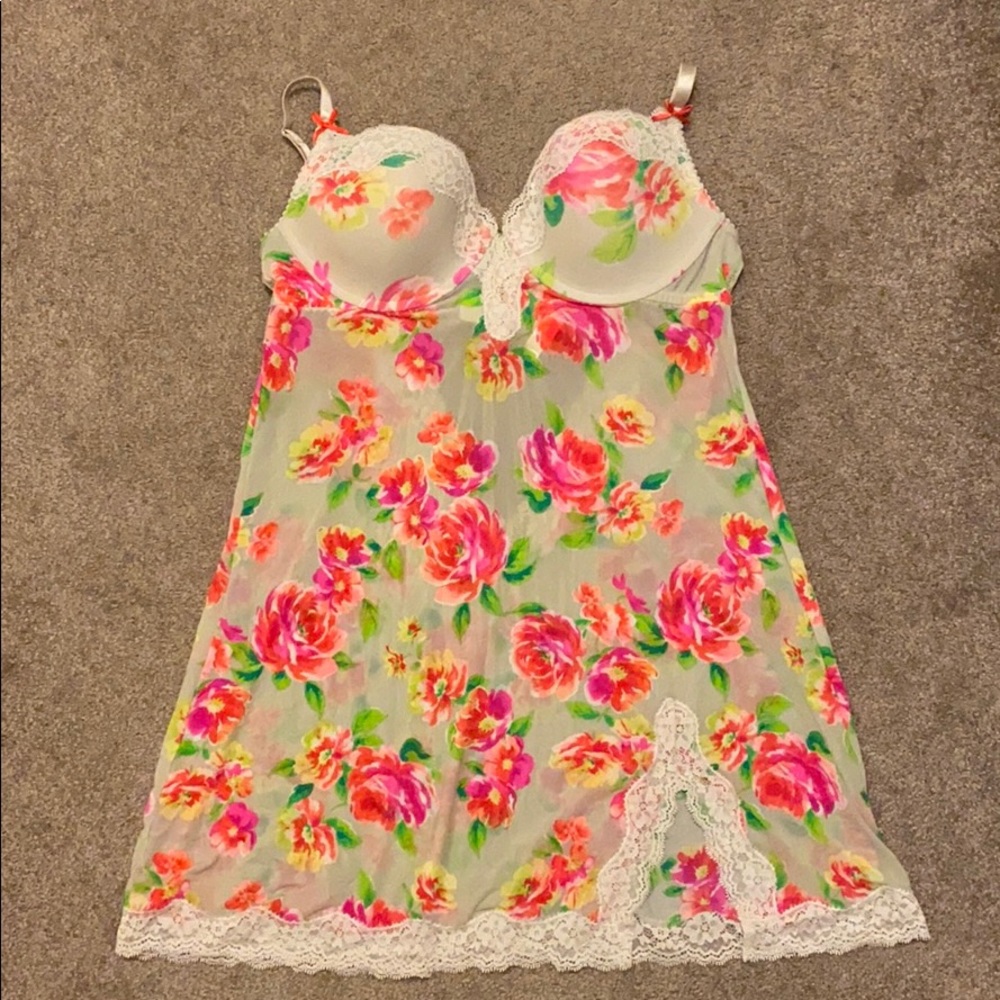 Victoria’s Secret Lingerie Floral print 36c